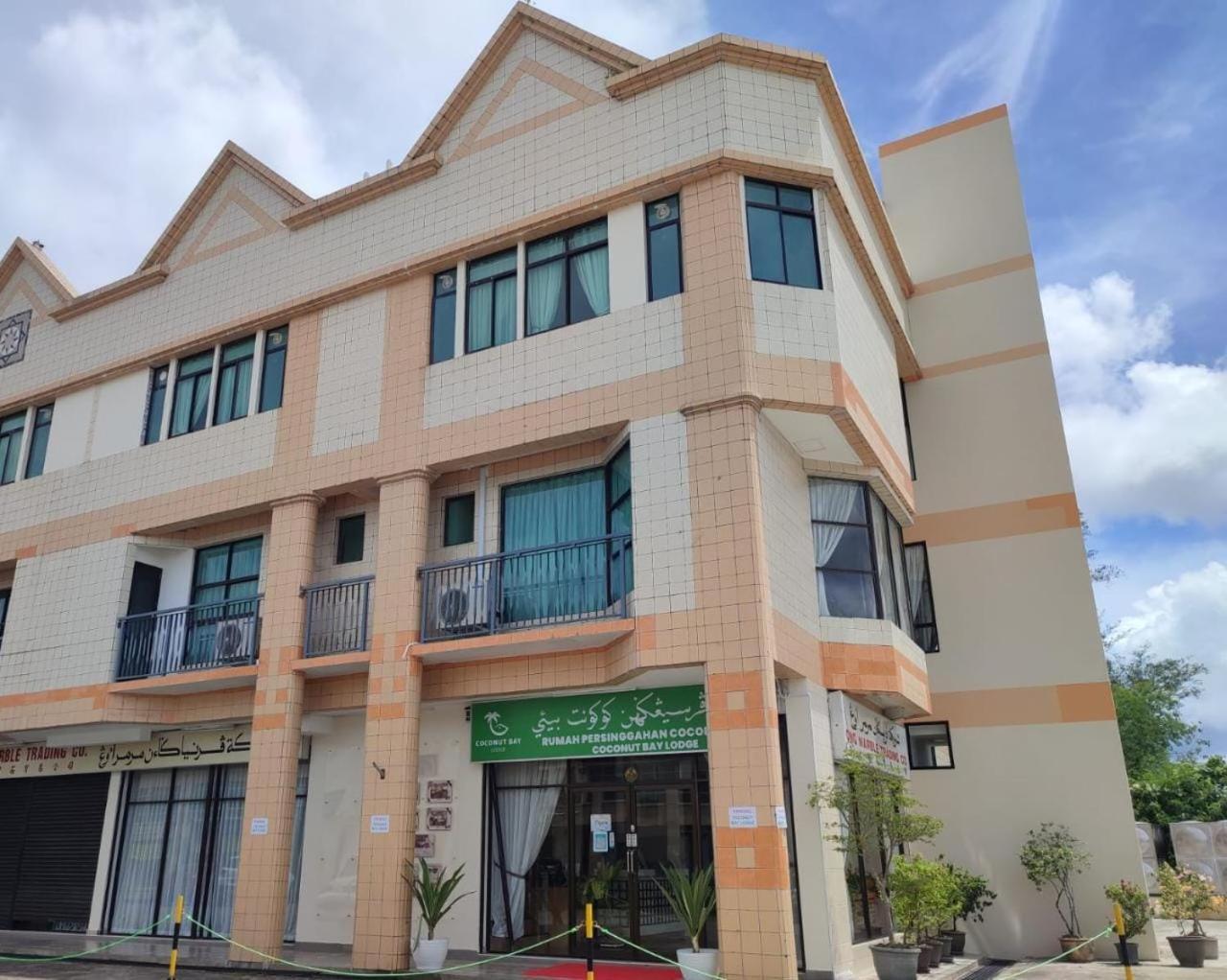 Coconut Bay Lodge - Beribi Bandar Seri Begawan Bagian luar foto